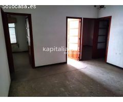 CASA CON GARAJE A LA VENTA EN BANYERES DE MARIOLA.