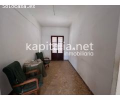 PISO Y BAJO COMECIAL CENTRICO A LA VENTA EN LA LLOSA DE RANES