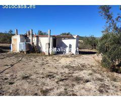 CASA CON TERRENO Y ALMACEN A LA VENTA EN ONTINYENT, UBICADA EN LA ZONA DE MORERA.