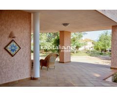 Magnifico chalet a la venta en Ontinyent, zona la solana.