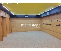 Local comercial chaflan en alquiler en Ontinyent