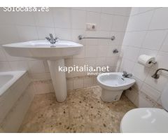 Local comercial chaflan en alquiler en Ontinyent