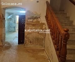 CASA A LA VENTA PARA REFORMAR EN AGULLENT