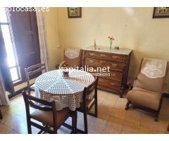 CASA A LA VENTA EN BOCAIRENT, UBICADA EN EL CASCO ANTIGUO DEL PUEBLO.
