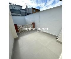 CASA A LA VENTA PARA ENTRAR A VIVIR EN PUEBLO TRANQUILO EN BENIMARFULL