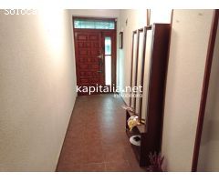 CASA A LA VENTA EN CANALS, ZONA CERCA DE LA IGLESIA