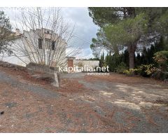 Finca con mucho terreno en Benilloba