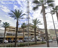 LOCAL COMERCIAL EN ROQUETAS DE MAR