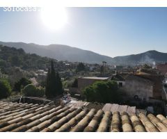 ¡Oportunidad Única en Pueblo Andratx! Casa de Dos Viviendas con Vistas a la Montaña