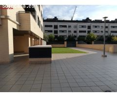 Apartamento con gran terraza a la venta en urbanización con piscina en  Lardero