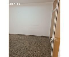 LOCAL SEMI-NUEVO