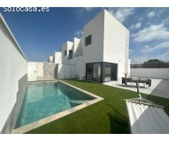 Encantador Chalet en Mutxamel con piscina privada y terraza.