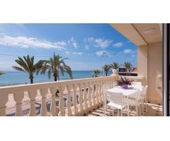 Vivienda en primera línea de Playa del Campello con fantásticas vistas al mar.