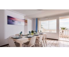 Vivienda en primera línea de Playa del Campello con fantásticas vistas al mar.