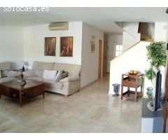 Estupendo chalet en la zona del Golf.
