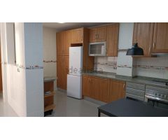 Amplia vivienda en la zona del Mercado.