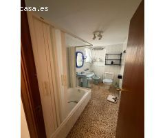 Oportunidad de vivienda para reformar en la zona de Benalúa.