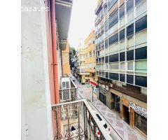 Amplia vivienda en la zona del Centro de Alicante. Alquiler temporal.