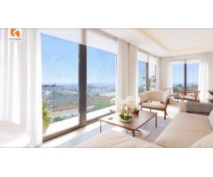 VILLA PAREADA EN VENTA JUNTO AL MAR  Y GOLF ESTEPONA
