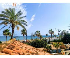 CHALET ADOSADO EN VENTA EN PRIMERA LÍNEA DE PLAYA, ESTEPONA