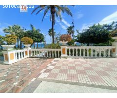 CHALET ADOSADO EN VENTA EN PRIMERA LÍNEA DE PLAYA, ESTEPONA