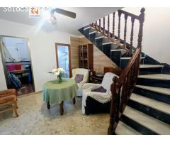 CHALET ADOSADO EN VENTA EN PRIMERA LÍNEA DE PLAYA, ESTEPONA