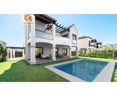 Chalet de 3 dormitorios en Estepona
