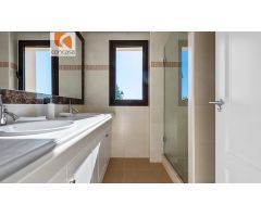 Chalet de 3 dormitorios en Estepona