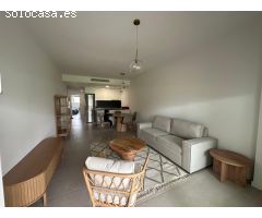 Apartamento de 2 dormitorios con jardín en Estepona