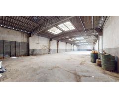 SERVICHECK VENDE NAVE INDUSTRIAL DE 465 MT2 CONSTRUIDOS EN LA ZONA DEL CASCO HISTORICO DE VILLA VALL