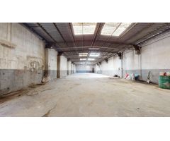 SERVICHECK VENDE NAVE INDUSTRIAL DE 465 MT2 CONSTRUIDOS EN LA ZONA DEL CASCO HISTORICO DE VILLA VALL