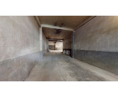 SERVICHECK VENDE NAVE INDUSTRIAL DE 465 MT2 CONSTRUIDOS EN LA ZONA DEL CASCO HISTORICO DE VILLA VALL