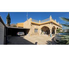 Chalet en Venta en Novelda, Alicante