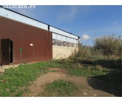 NAVE INDUSTRIAL DE 1420M2 + TERRENO RÚSTICO DE 10000M2 CON POSIBILIDAD DE VIVIENDA DE 200m2