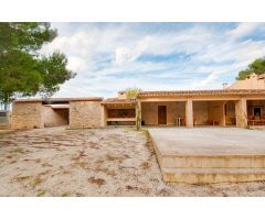 Excepcional finca tradicional española con 100.000m2 de terreno