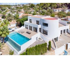 Preciosa villa moderna a 400 metros de la playa