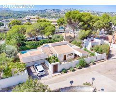 Impresionante villa a poca distancia del centro de Moraira y de la playa