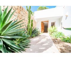Impresionante villa a poca distancia del centro de Moraira y de la playa