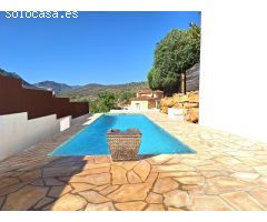 Exclusiva villa moderna orientacion sur y vistas panoramicas a la montaña
