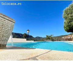 Exclusiva villa moderna orientacion sur y vistas panoramicas a la montaña