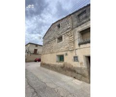 CASA CON JARDIN EN ALMUDEVAR