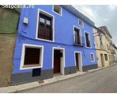 CASA CON PATIO Exterior y 5 habitaciones en Almudevar
