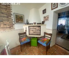 Preciosa casa de cuatro dormitorios en CAPDESASO