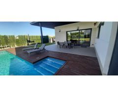 ? Villa de Ensueño en La Ribera – Lujo, Exclusividad y Playa a tu Alcance ?????