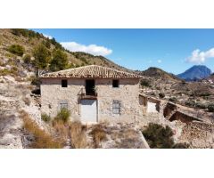 Caserón en venta en Relleu