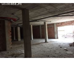 SE VENDE BAJO LOCAL COMERCIAL  310 m2 CON 3 PLAZAS DE GARAJE