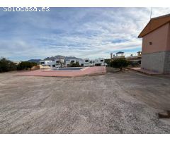 Amplia casa en Polop con vistas despejadas y piscina propia
