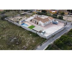 Gran chalet independiente en Villajoyosa