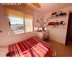 Chalet Moderno en La Nucía con Piscina y Amplios Espacios