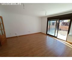 CHALET PAREADO EN VENTA EN CARABAÑA